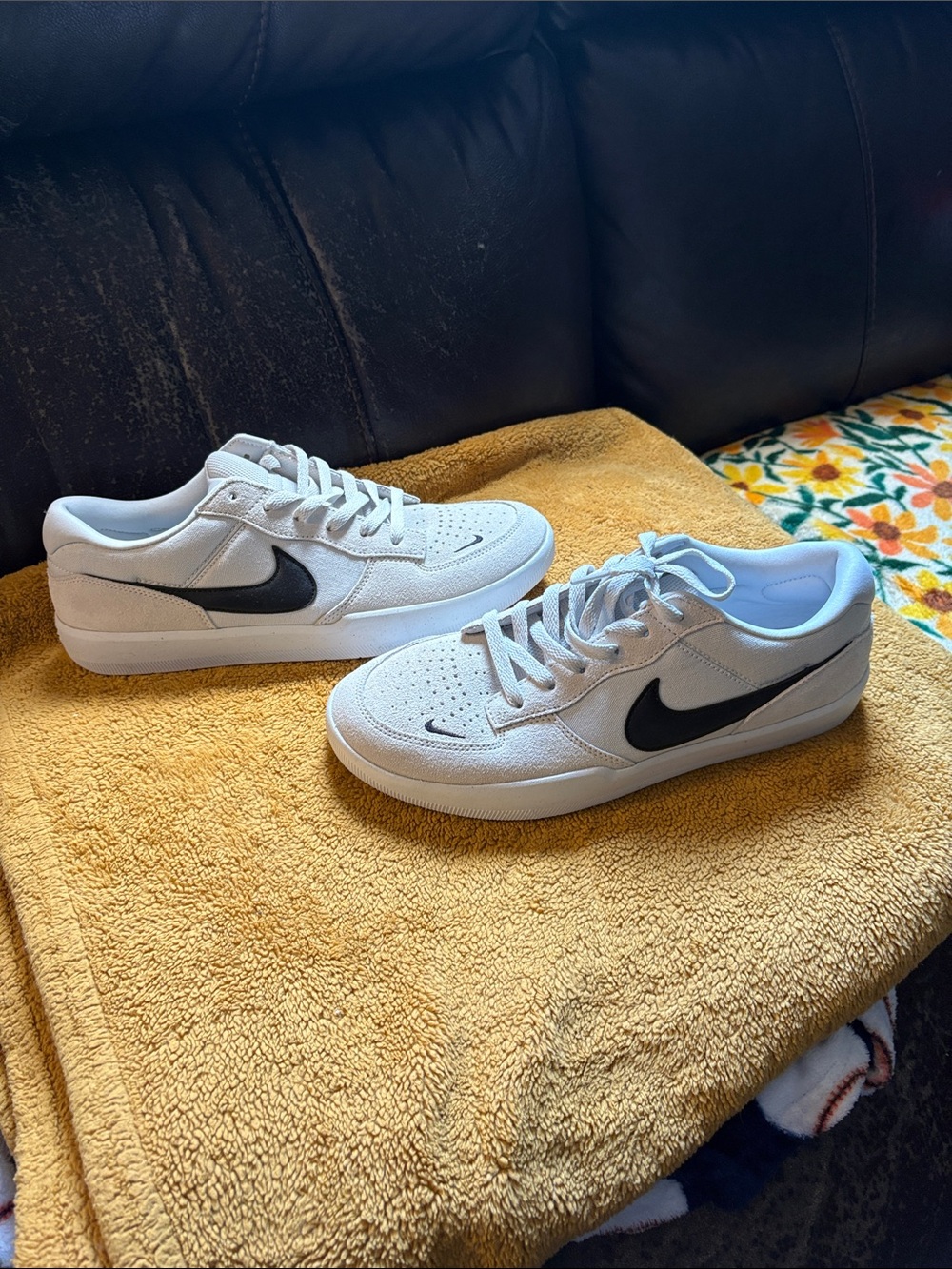 Nike White and Black Low-Top Sneakers